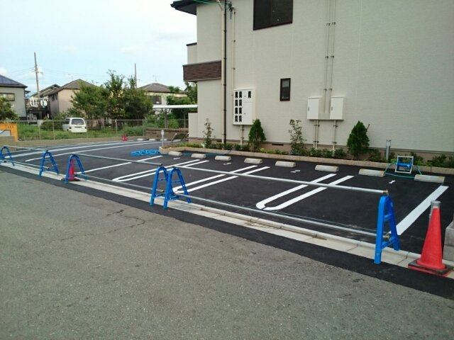 ブロード・フレンドリーの駐車場