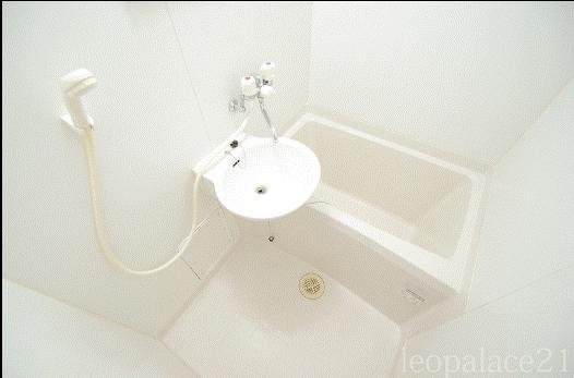 レオパレスハイブリッジの浴室|備品や設備仕様は号室等により異なります現地をご確認下さい。