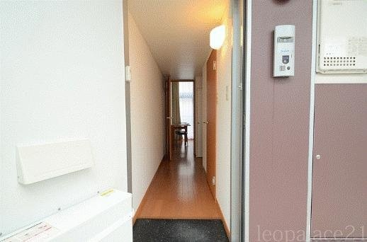 レオパレスハイブリッジの玄関|備品や設備仕様は号室等により異なります現地をご確認下さい。