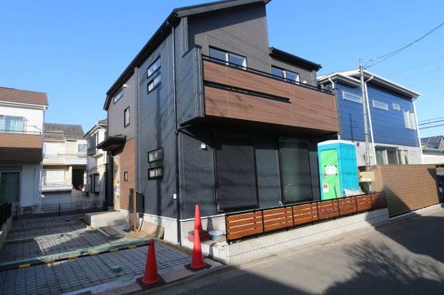 【Blooming Garden】東久留米市前沢２丁目の外観|住宅性能評価（建設＋設計）のダブル取得。耐震等級は最高等級の3。建築基準法の1.5倍。地震に強い安心住宅です。
