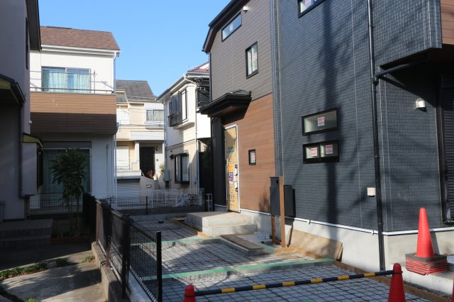 【Blooming Garden】東久留米市前沢２丁目の外観|WICやパントリー、リネン庫など、用途に応じた豊富な収納で室内スッキリ