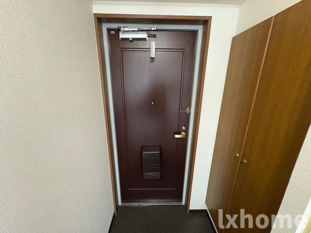 シロハイヌの玄関