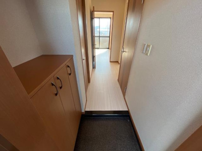 【玄関】 | ジャルディニエールＢ | 玄関