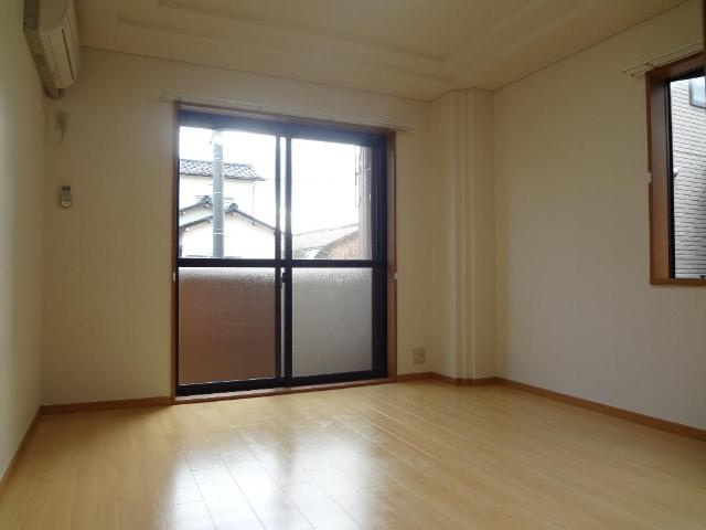 アーバンコートの居間・リビング|洋室