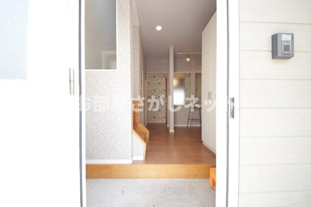 にゃんこハウス西早稲田の玄関|玄関はパスワード式の電子錠。オートロック式です。
