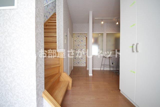 にゃんこハウス西早稲田の玄関|玄関はパスワード式の電子錠。オートロック式です。
