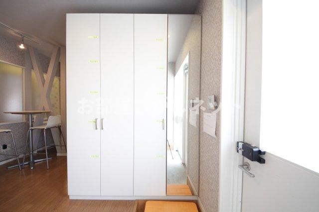 にゃんこハウス西早稲田の設備|個別に靴箱が設けられています。
