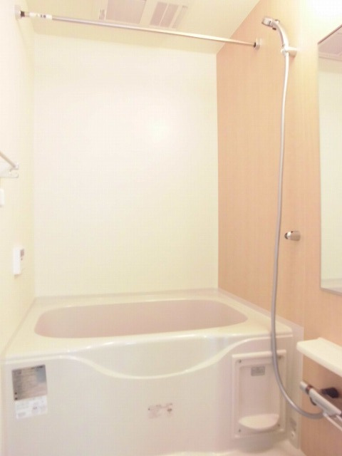 メゾン　アグレアーブルの浴室|バス