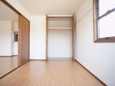 【収納】 | プレミール・フォンテーヌⅢ | 充実収納付き！南側洋間です♪