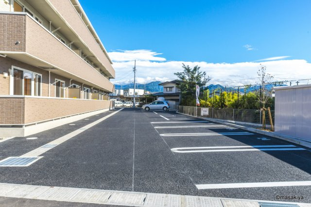 バン・ド・ソレイユの駐車場