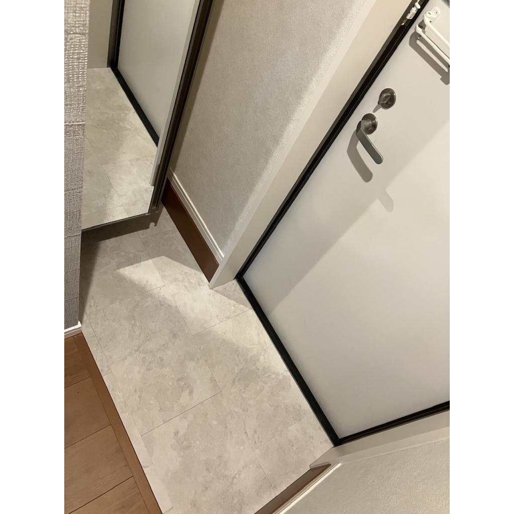 ＡＬＥＧＲＩＡ東花園の玄関