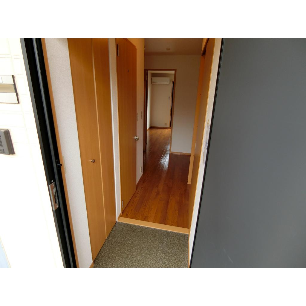 メゾンドゥ長瀬の玄関