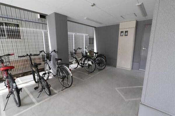 グランパシフィック梅南の駐車場