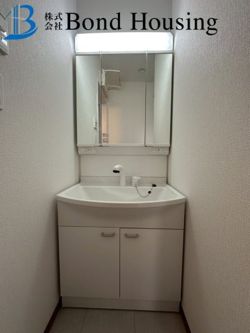 全6区画　WIC付　二見町東二見　A号棟　新築戸建の独立洗面台