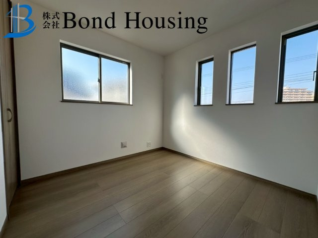 全6区画　WIC付　二見町東二見　A号棟　新築戸建の洋室