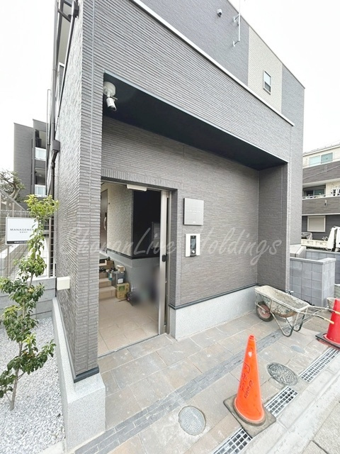 鎌倉市台１丁目の賃貸マンションのエントランス