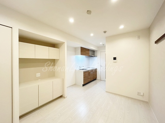 鎌倉市台１丁目の賃貸マンションの居間・リビング