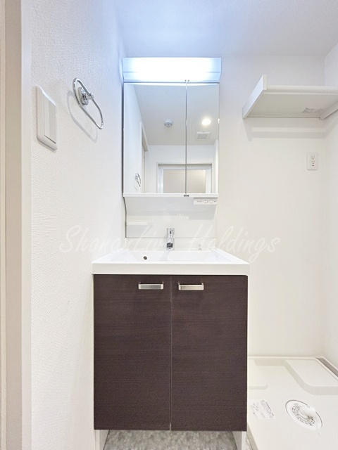 鎌倉市台１丁目の賃貸マンションの洗面所