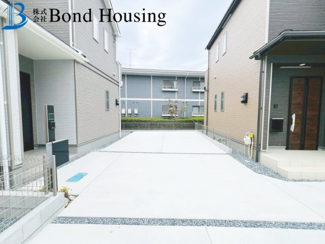全6区画　2面バルコニー　二見町東二見　B号棟　新築戸建の駐車場