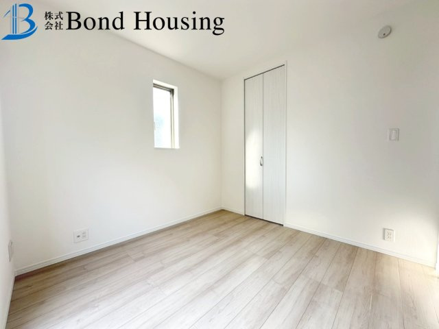 全6区画　2面バルコニー　二見町東二見　B号棟　新築戸建の洋室