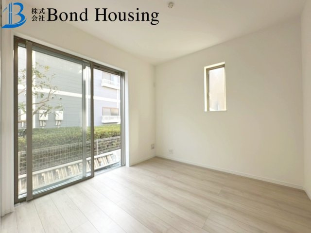 全6区画　2面バルコニー　二見町東二見　B号棟　新築戸建の洋室