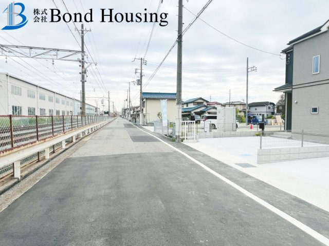 全6区画　LDK18帖超え　二見町東二見　E号棟　新築戸建の前面道路含む現地写真