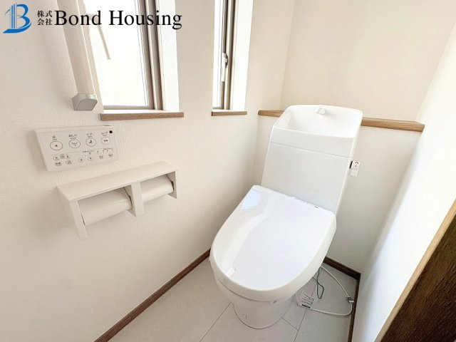 全6区画　LDK18帖超え　二見町東二見　E号棟　新築戸建のトイレ