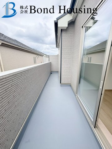 全6区画　WIC付収納豊富　二見町東二見　F号棟　新築戸建のバルコニー