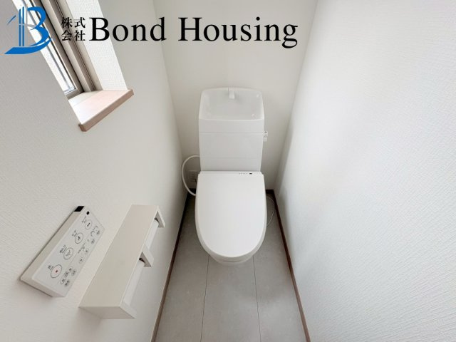 全6区画　WIC付収納豊富　二見町東二見　F号棟　新築戸建のトイレ