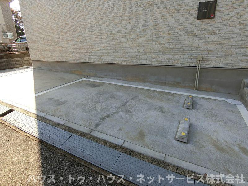 リブリ・serenoの駐車場