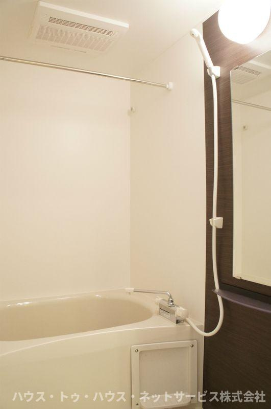 リブリ・serenoの浴室