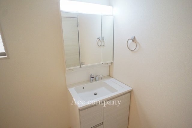 【内観：施工例】 | 八尾市東本町2丁目 | 【同社による同仕様の施工例】シンプルな洗面台。