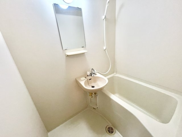 煉瓦館イーストフェイスの浴室|ゆったり過ごせるお風呂です