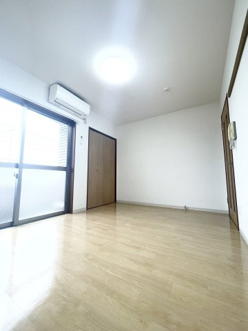 煉瓦館イーストフェイスの内装|明るい室内です