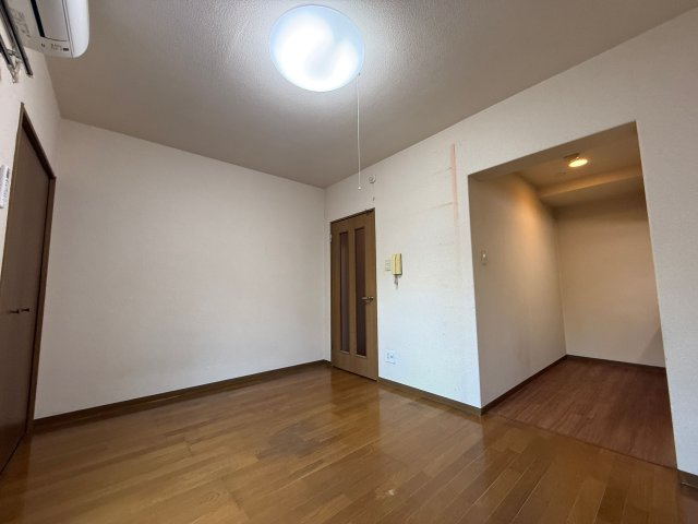 煉瓦館EAST　FACEの居間・リビング|使いやすいリビングです