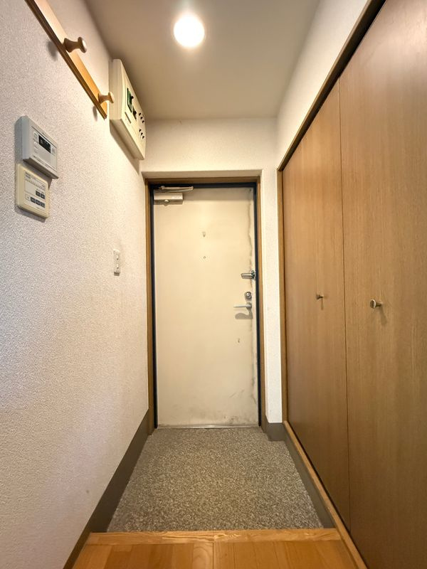 煉瓦館EAST　FACEの玄関|落ち着いた玄関です