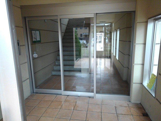 メゾン・ダルカンシールⅡのエントランス|清潔なエントランスです