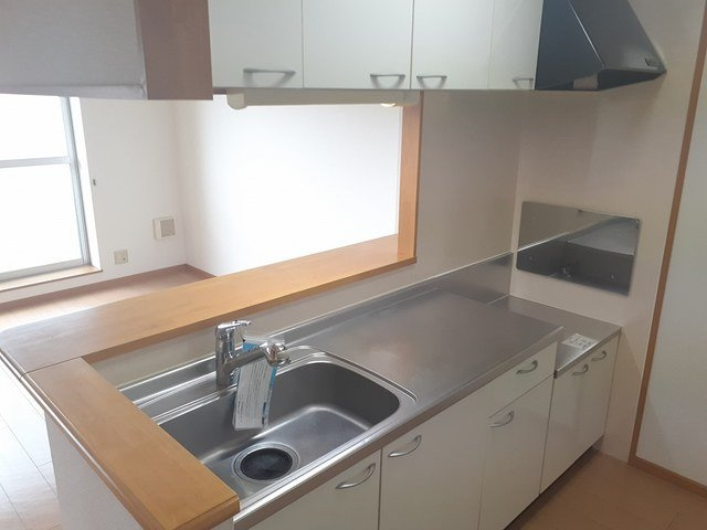 メゾン・ダルカンシールⅡのキッチン|きれいなキッチンです