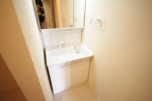 HEBEL MAISON La PecheⅡの洗面所|脱衣スペースもあります