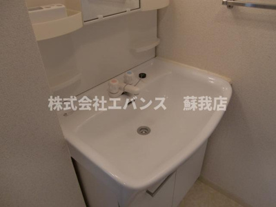 【独立洗面台】 | ガーデンハウス本千葉 | 独立洗面化粧台が付いています