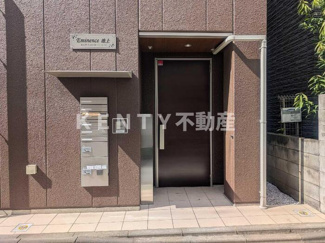 【エントランス】 | 落ち着いたエントランスです