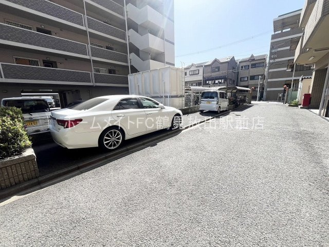 大阪市城東区放出西２丁目の賃貸マンションの駐車場