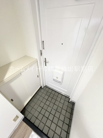大阪市城東区放出西２丁目の賃貸マンションの玄関