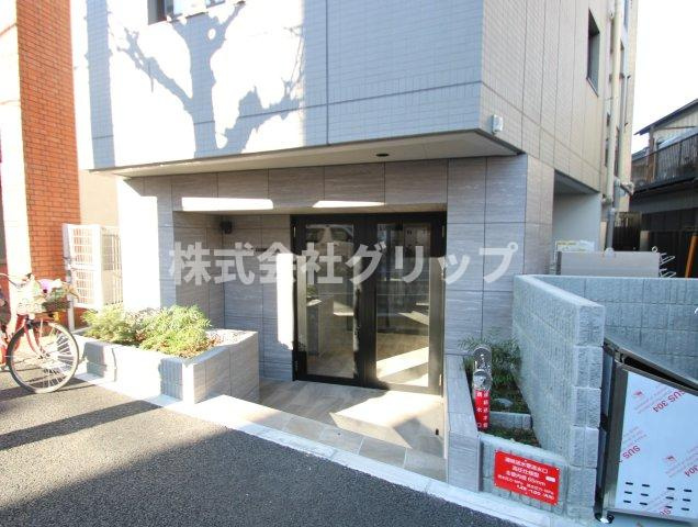 MA-RO弘明寺のエントランス