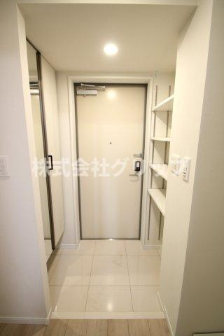 MA-RO弘明寺の玄関