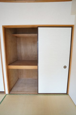 【収納】 | グレイスマンション | 和室の押し入れです