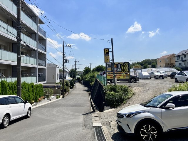 【前面道路含む現地写真】 | 有馬9丁目　建築条件なし　売地　75坪超
