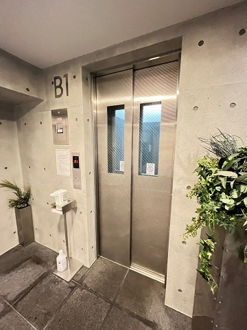 夙川フラットの外観
