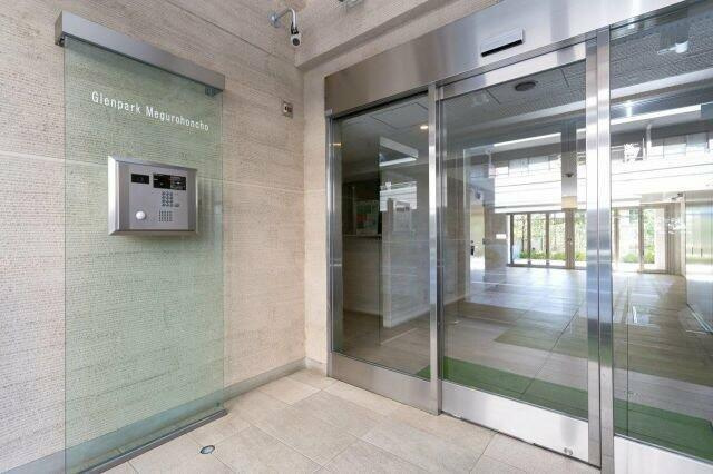 プライムアーバン学芸大学パークフロントのエントランス
