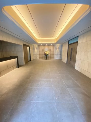 フレンシア西宮北口のロビー